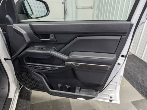 Used 2025 Toyota 4Runner TRD Off-Road image 27