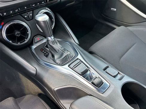 Used 2022 Chevrolet Camaro LT w/ Technology Package image 19