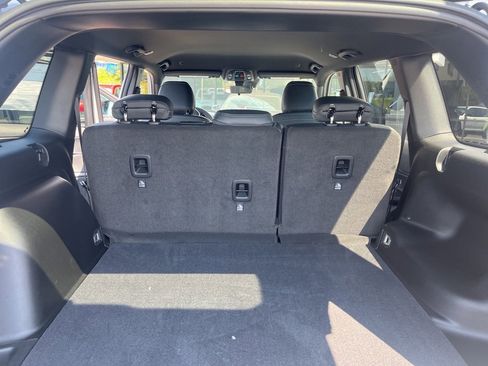 New 2025 Jeep Grand Cherokee Altitude image 16