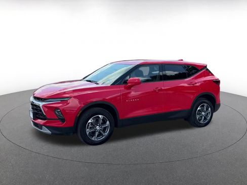 Used 2025 Chevrolet Blazer LT FWD image 6
