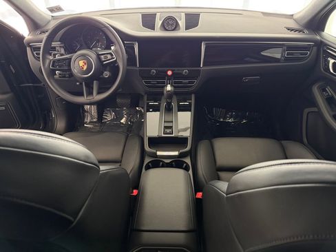 Certified 2026 Porsche Macan AWD/4WD image 17