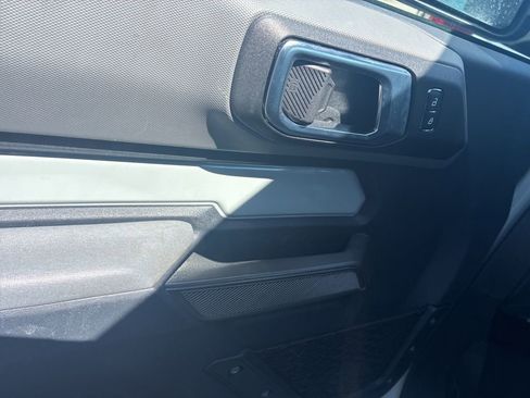 Used 2023 Ford Bronco Black Diamond w/ Sasquatch Package image 11