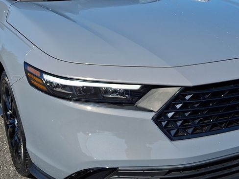 Used 2025 Honda Accord SE image 9
