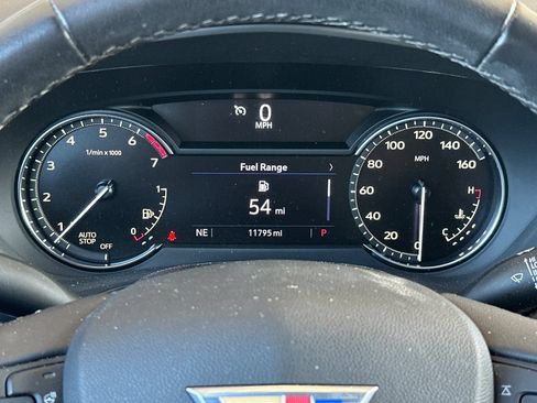 Used 2022 Cadillac XT4 Luxury w/ Cold Weather Package FWD image 33
