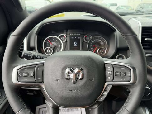 Used 2025 RAM 1500 Big Horn AWD/4WD image 34