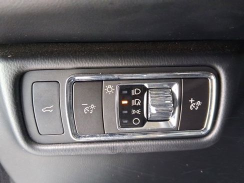 Used 2023 Lincoln Aviator AWD w/ Class IV Trailer Tow Package image 15