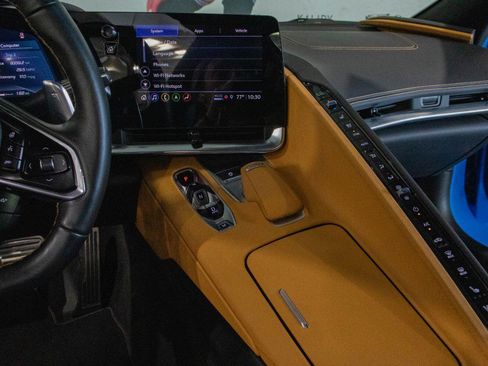 Used 2022 Chevrolet Corvette Stingray Preferred Conv w/ Z51 Performance Package RWD image 3