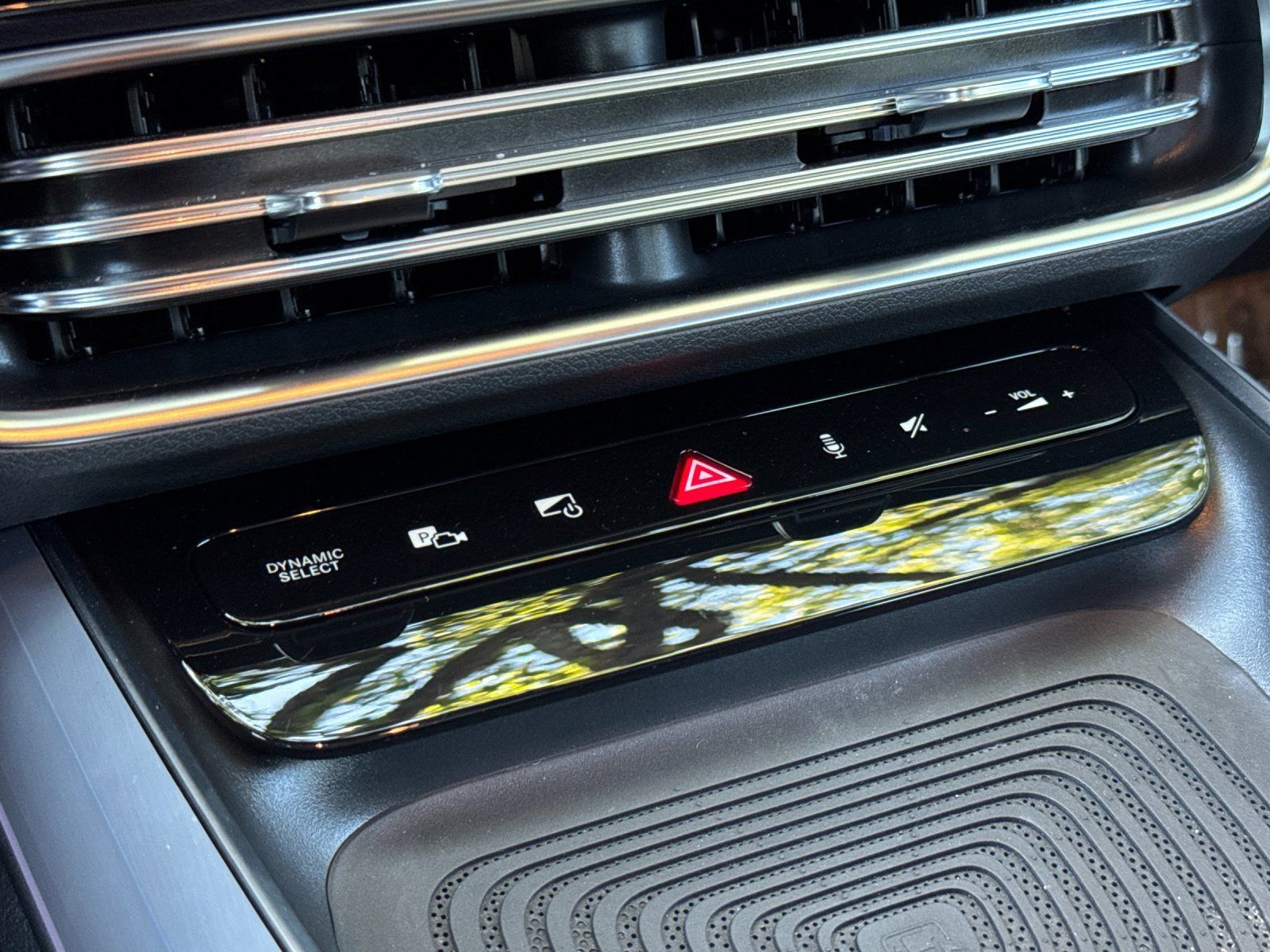 Certified 2026 Mercedes-Benz CLA 250+ w/ AMG Line image 18