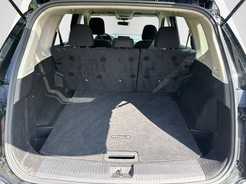 Used 2024 Nissan Rogue S FWD image 9