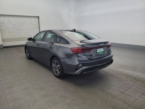 Used 2022 Kia Forte LXS w/ LXS Technology Package FWD image 5