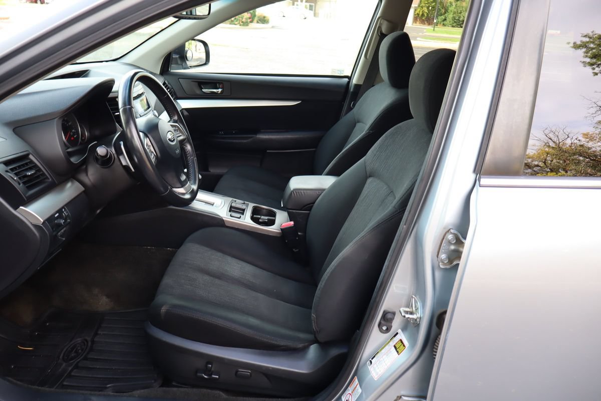 Used 2013 Subaru Outback 2.5i Premium AWD/4WD image 19