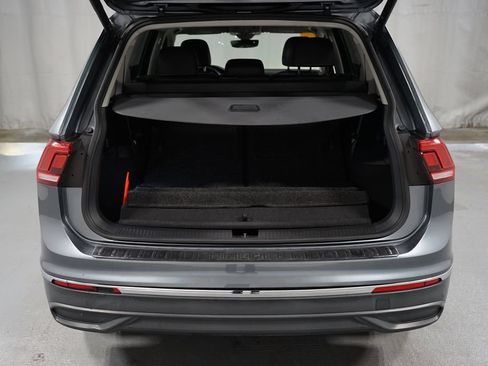 Used 2022 Volkswagen Tiguan SE FWD image 32