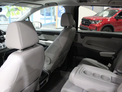 Used 2023 Honda Odyssey EX-L image 16