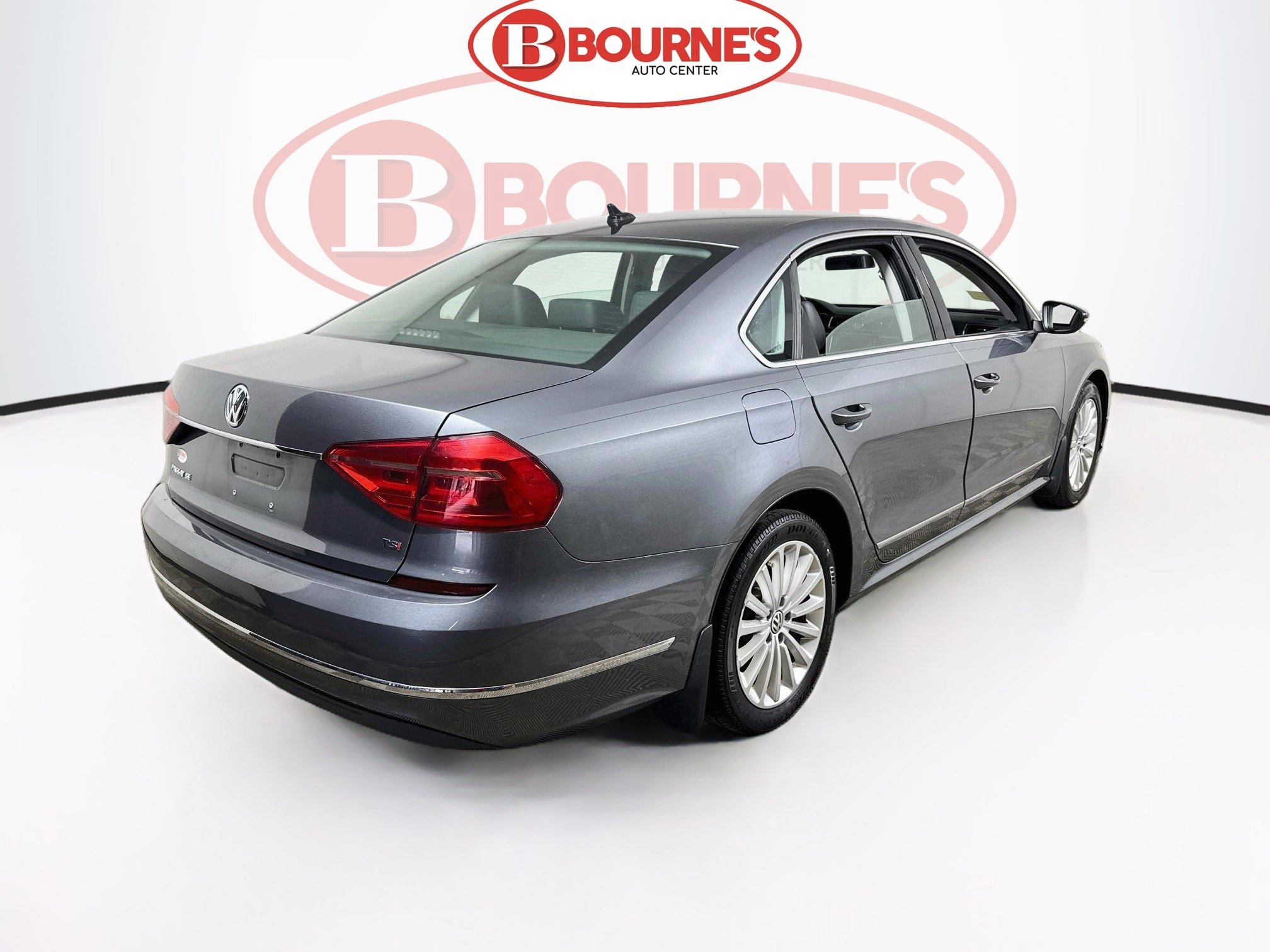 Used 2016 Volkswagen Passat 1.8T SE FWD image 10
