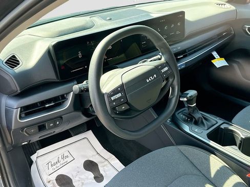 New 2025 Kia K4 LXS image 9