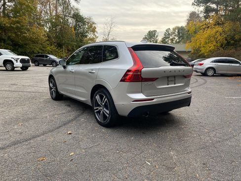Used 2018 Volvo XC60 T5 Momentum w/ Vision Package image 7