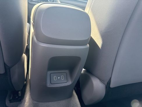 Used 2024 Hyundai Elantra SEL image 32