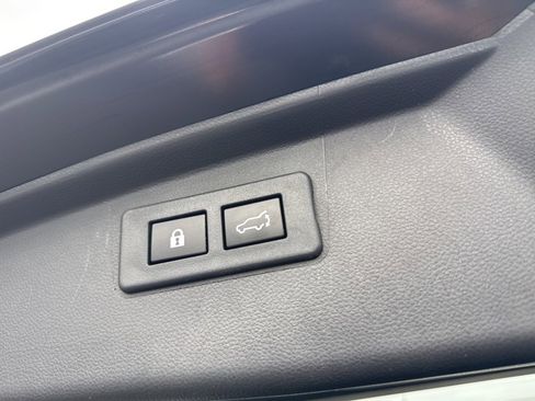 Certified 2022 Subaru Outback Touring XT w/ Popular Package #2 image 34