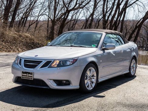 Used 2010 Saab 9-3 Aero w/ Aero Premium Package image 7