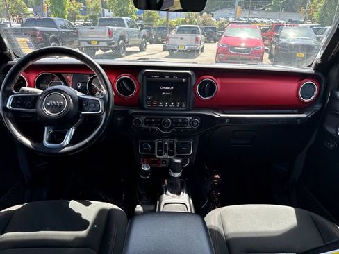 Used 2020 Jeep Wrangler Unlimited Rubicon w/ Advanced Safety Group AWD/4WD image 11