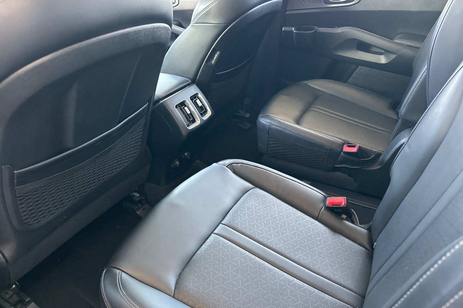 Used 2021 Kia Sorento S FWD image 12