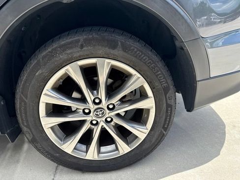 Used 2017 Toyota RAV4 Limited AWD/4WD image 13