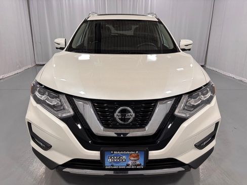 Used 2019 Nissan Rogue SL w/ Premium Package image 2
