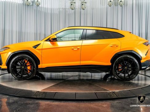 Used 2022 Lamborghini Urus image 8