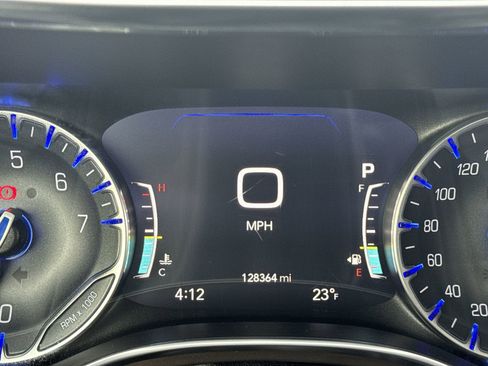 Used 2018 Chrysler Pacifica Touring-L Plus image 12