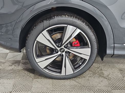 New 2026 Audi SQ5 Premium Plus image 9