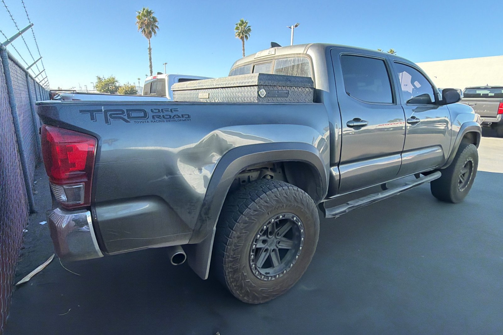 Used 2016 Toyota Tacoma TRD Off-Road w/ Towing Package RWD image 5