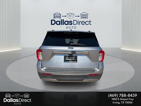 Used 2022 Ford Explorer XLT w/ Equipment Group 202A image 7