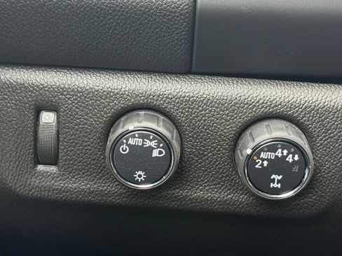 Used 2022 Chevrolet Colorado LT w/ Fleet Safety Package AWD/4WD image 22