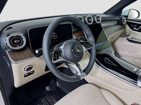 New 2026 Mercedes-Benz GLC 300 4MATIC image 9