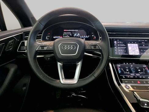 Certified 2025 Audi Q7 2.0T Premium w/ Convenience Plus Package AWD/4WD image 6