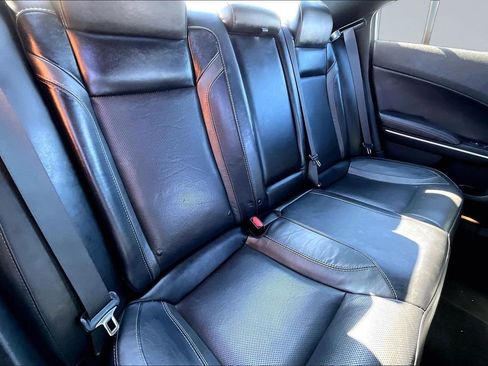 Used 2019 Dodge Charger SXT w/ Leather Interior Group image 27
