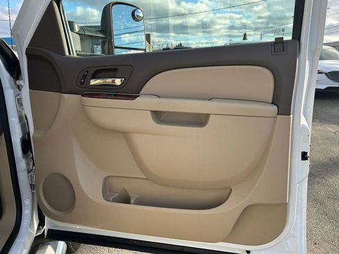 Used 2011 GMC Sierra 3500 SLT w/ SLT Convenience Package image 25