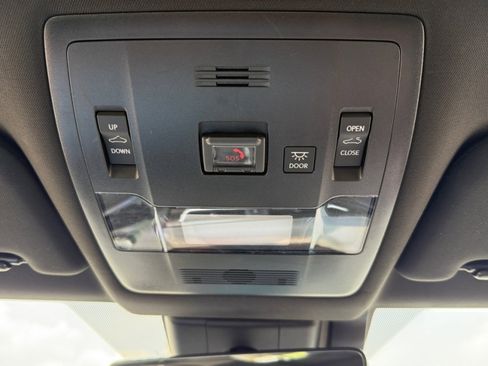 Used 2020 Lexus UX 250h w/ Luxury Package image 33