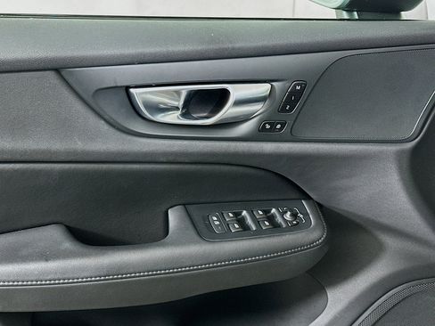 Used 2025 Volvo V60 B5 Cross Country Plus image 15