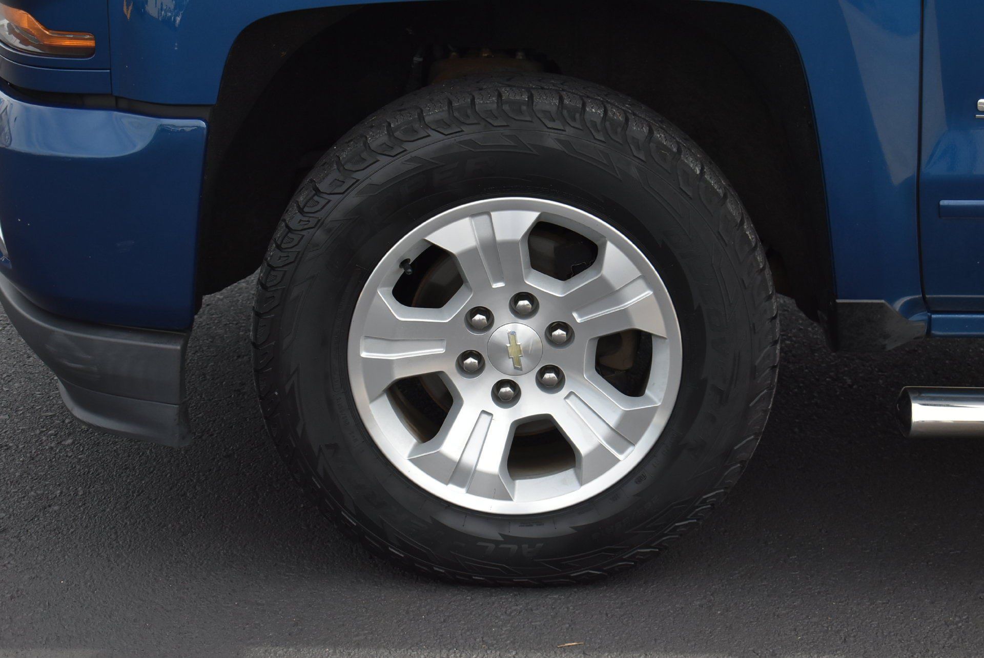 Used 2018 Chevrolet Silverado 1500 LT w/ All Star Edition AWD/4WD image 10