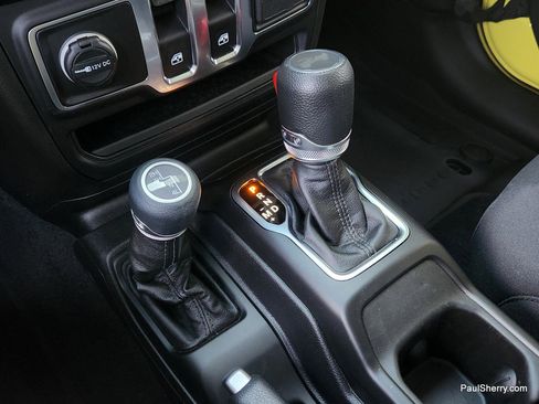 Used 2023 Jeep Wrangler Sport AWD/4WD image 35
