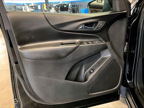 Used 2023 Chevrolet Equinox LT image 8