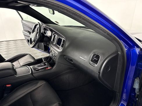 Used 2021 Dodge Charger SXT w/ Leather Interior Group RWD image 37