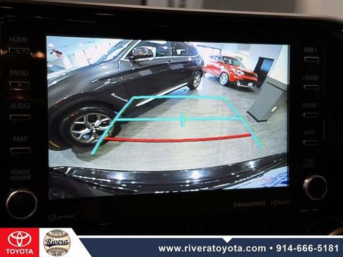 Used 2020 Toyota Highlander XLE image 21