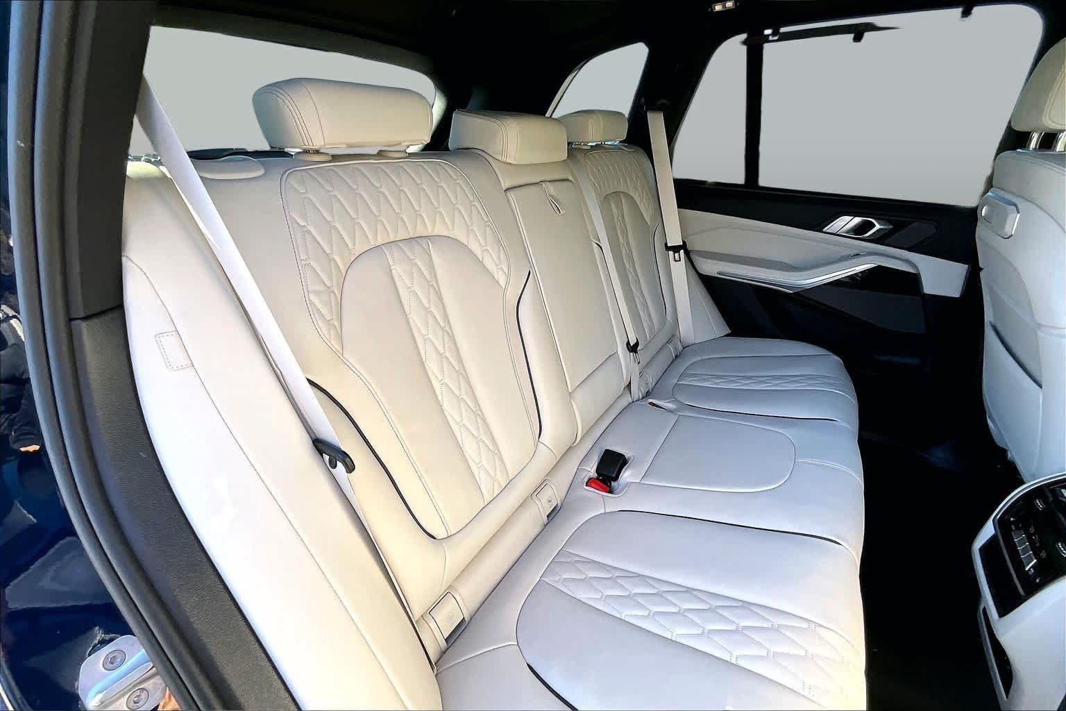 Used 2026 BMW X5 xDrive40i w/ M Sport Package AWD/4WD image 19