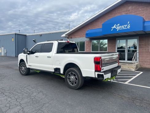 Used 2024 Ford F250 Limited w/ FX4 Off-Road Package AWD/4WD image 3