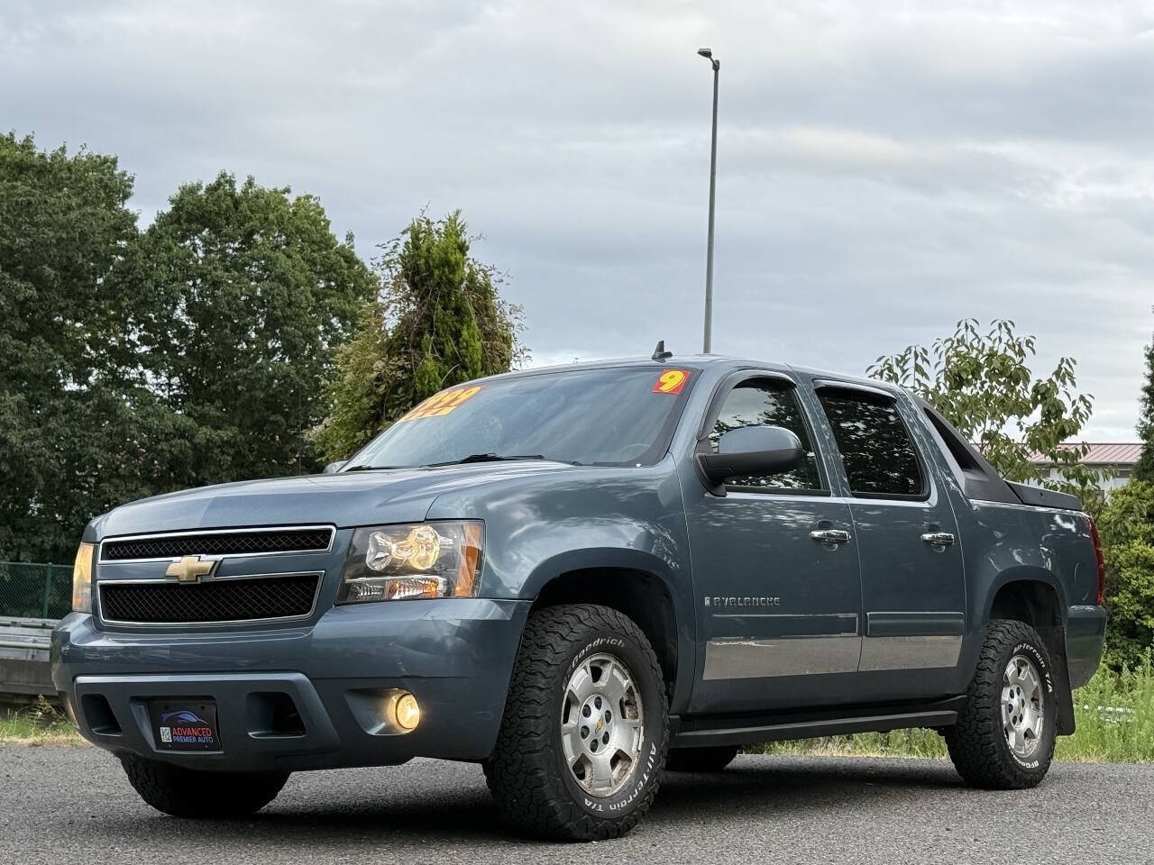 Used 2009 Chevrolet Avalanche LS AWD/4WD image 1