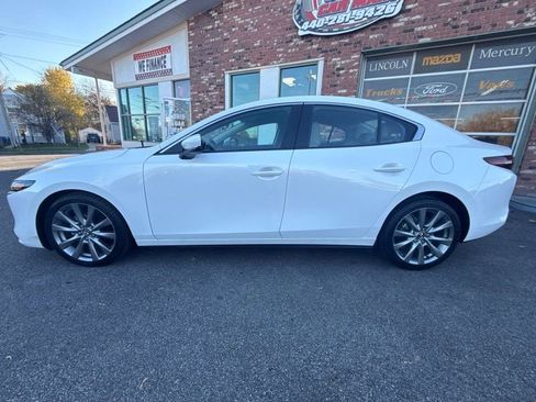Used 2019 MAZDA MAZDA3 Sedan w/ Select Package image 8