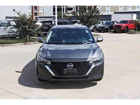 Used 2024 Nissan Sentra SV FWD image 2