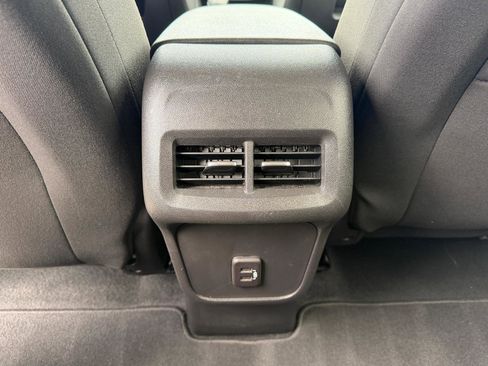 Used 2023 Chevrolet Equinox LS w/ LS Convenience Package image 23